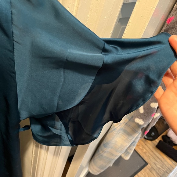 Victoria’s Secret silky short robe royal blue - Picture 4 of 4